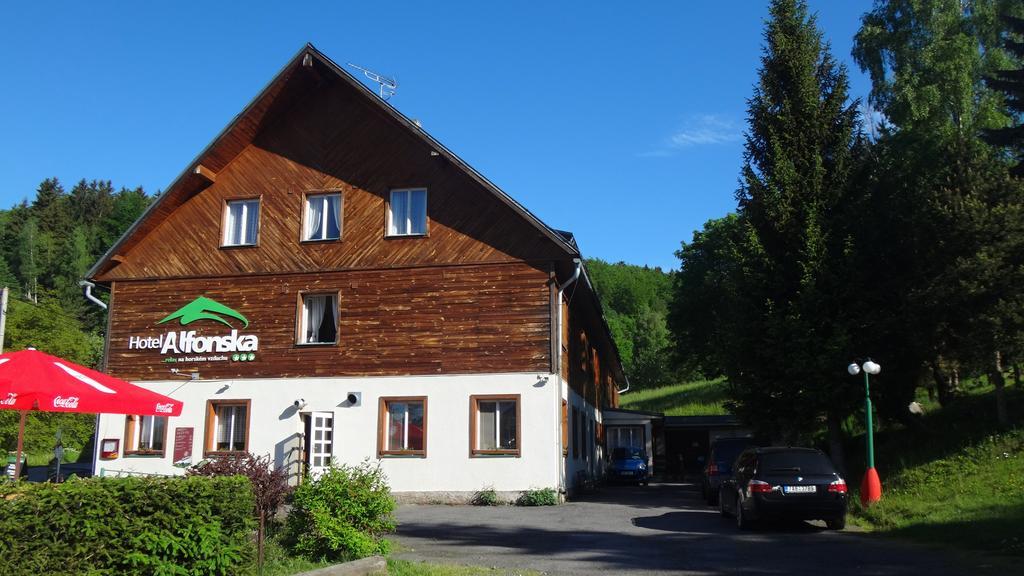 Hotel Alfonska Benecko Exteriör bild